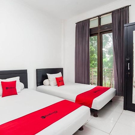 מלון Ceger Reddoorz Syariah Near Grand Galaxy Park מראה חיצוני תמונה
