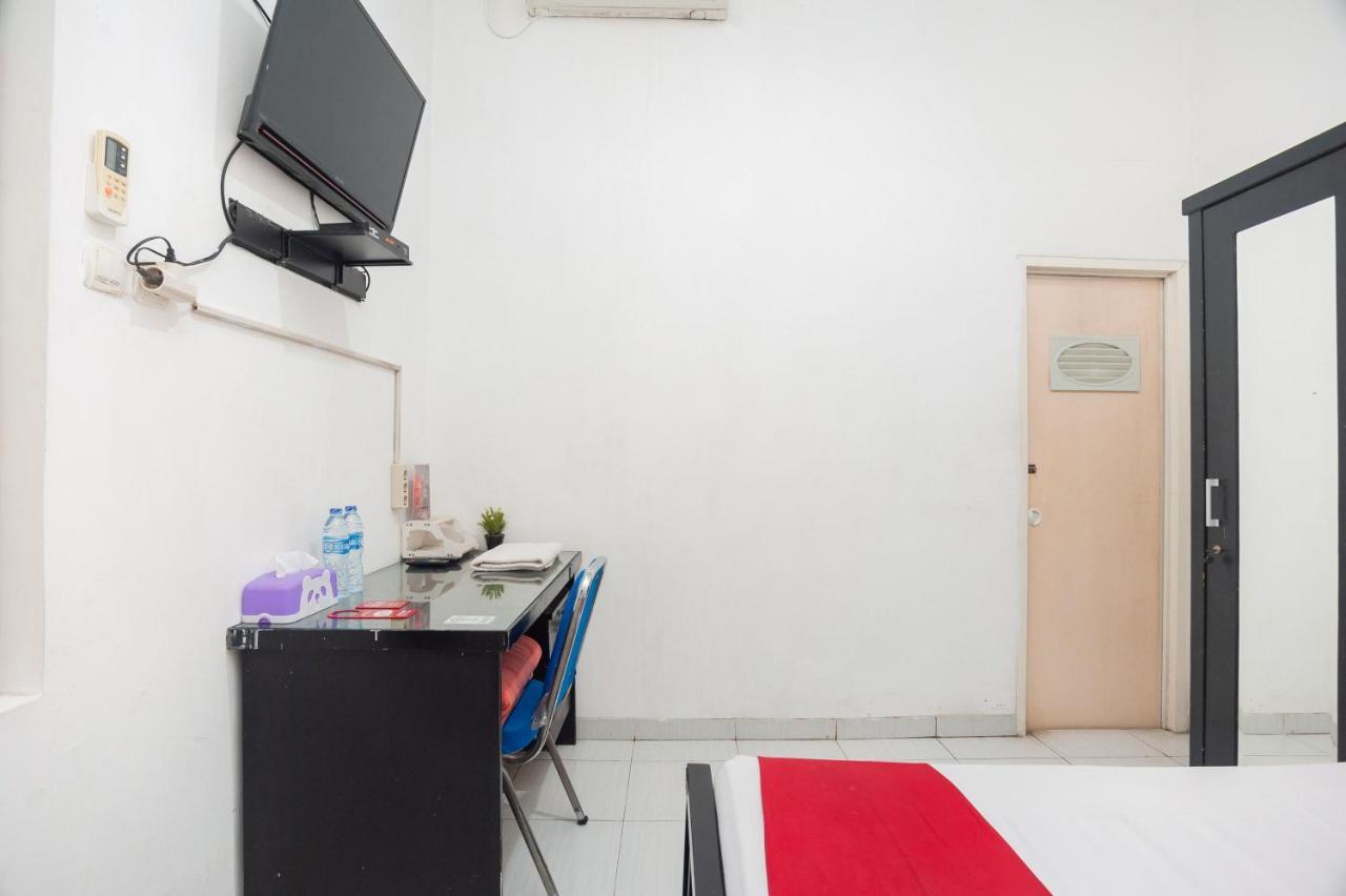 מלון Ceger Reddoorz Syariah Near Grand Galaxy Park מראה חיצוני תמונה