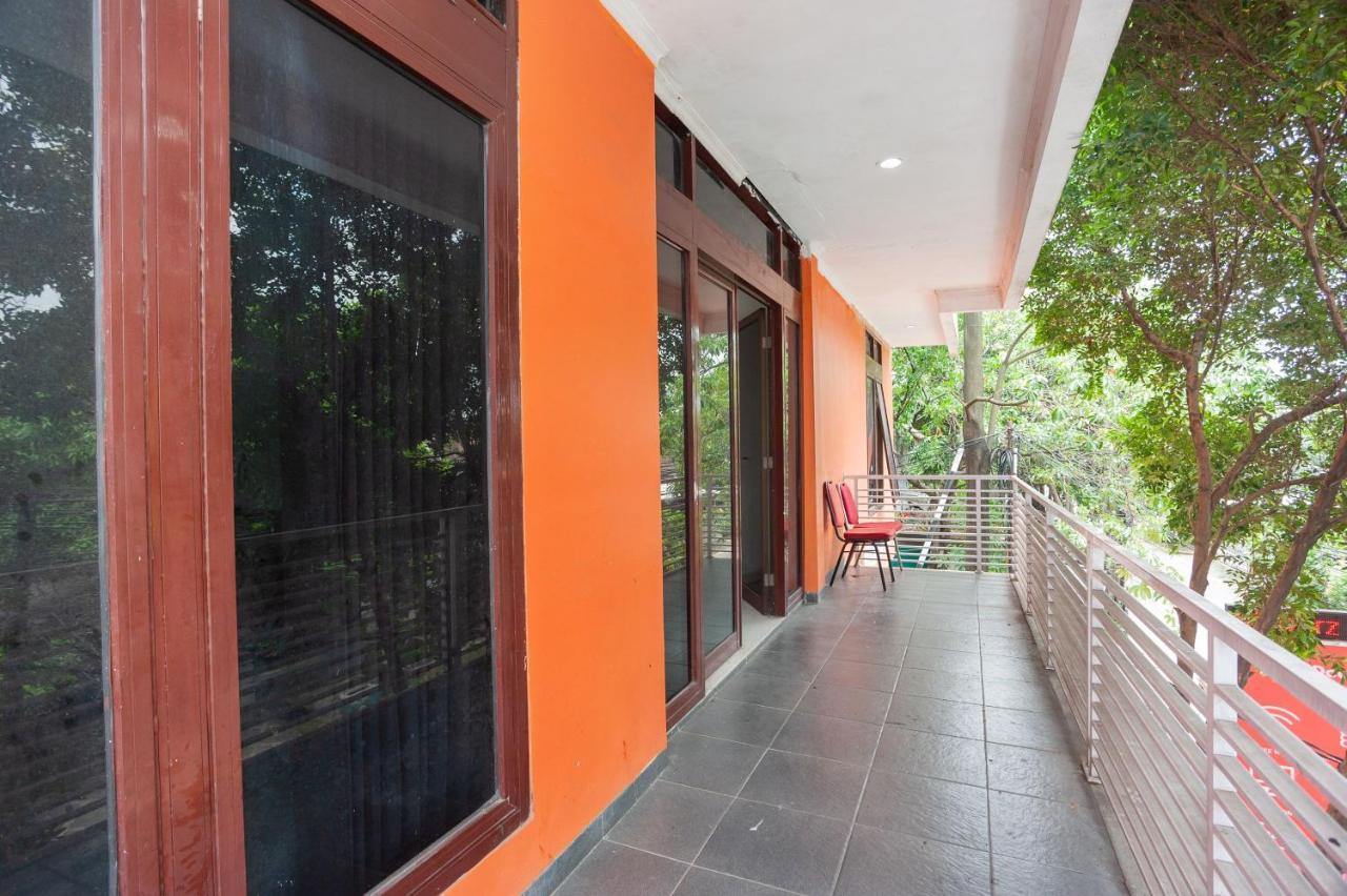 מלון Ceger Reddoorz Syariah Near Grand Galaxy Park מראה חיצוני תמונה